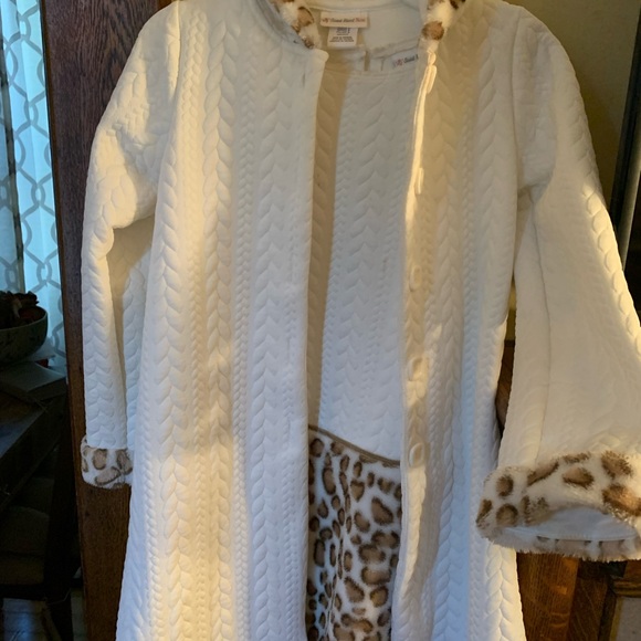 Sweet Heart Rose 2 piece dress/coat set. Size 8. Gently worn. - Picture 10 of 12